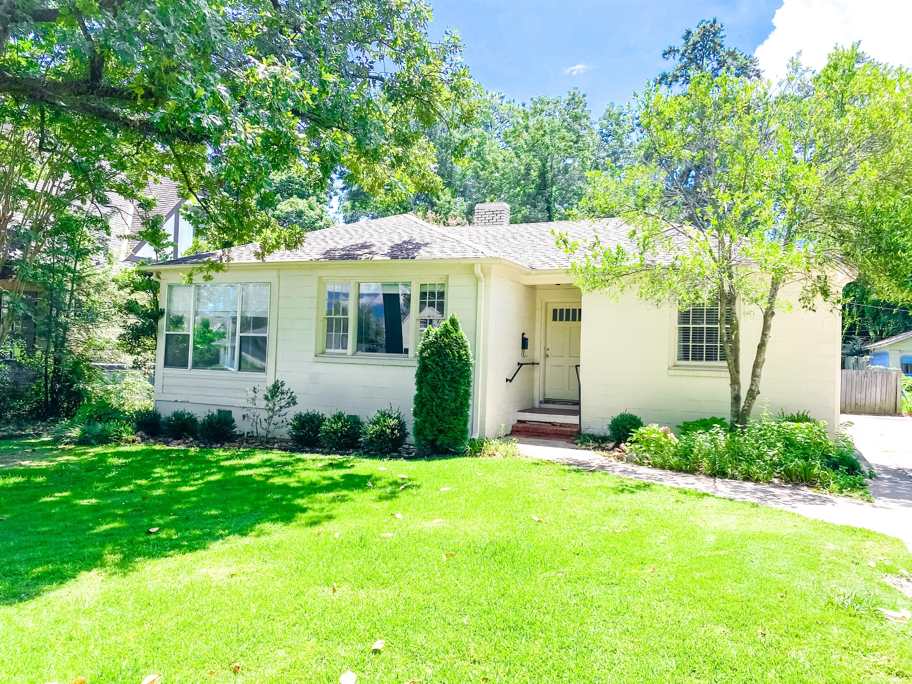 218 Malaga Avenue
